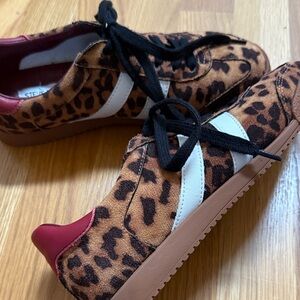 Steve Madden Leopard Print Sneakers. Size 7.